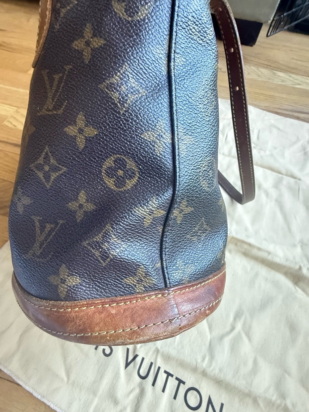 Louis Vuitton Petit Bucket Monogram Shoulder Bag M42238 / Vintage / Authentic - Picture 7 of 16